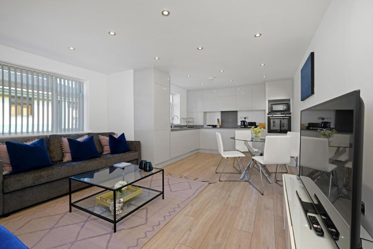 St Martins 2 Bedroom Apartments In Ruislip By 360 Stays Экстерьер фото