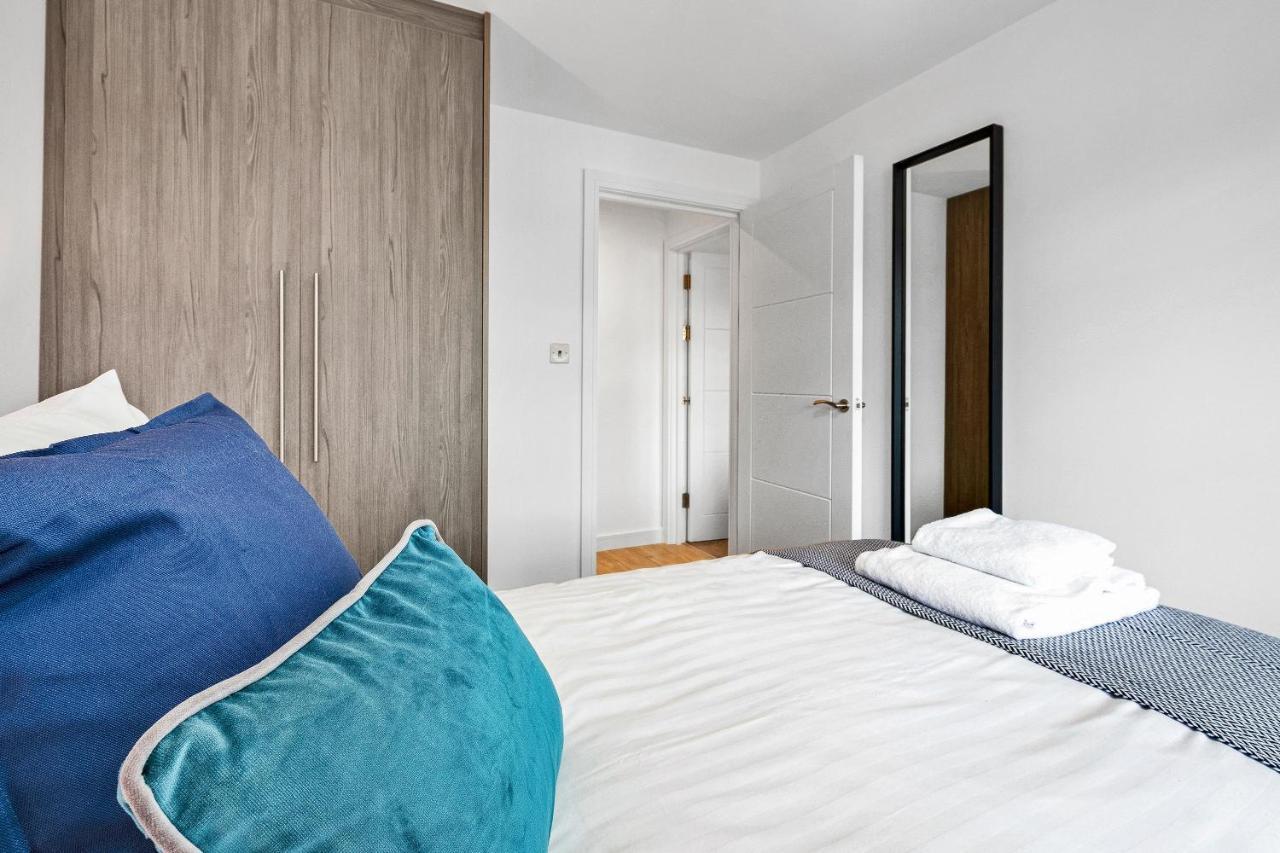 St Martins 2 Bedroom Apartments In Ruislip By 360 Stays Экстерьер фото
