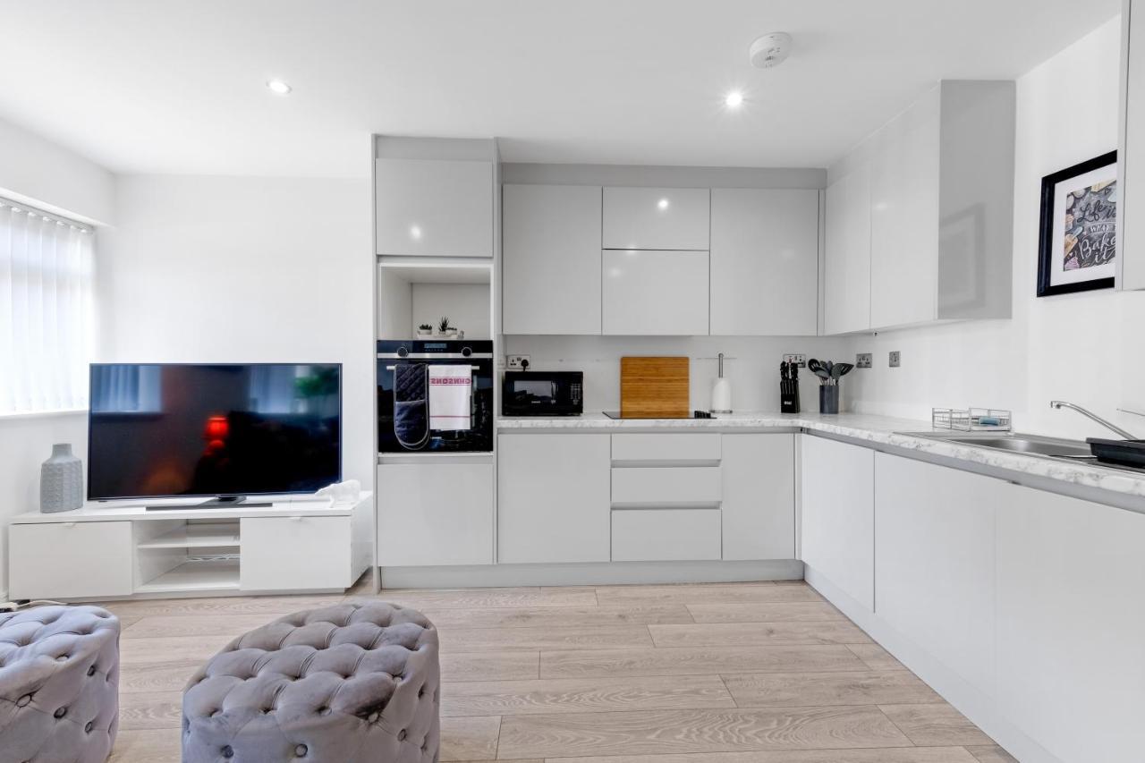 St Martins 2 Bedroom Apartments In Ruislip By 360 Stays Экстерьер фото