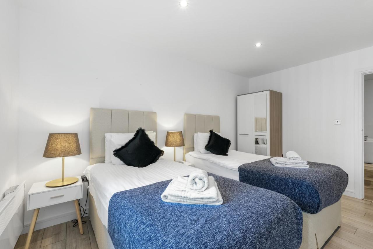 St Martins 2 Bedroom Apartments In Ruislip By 360 Stays Экстерьер фото