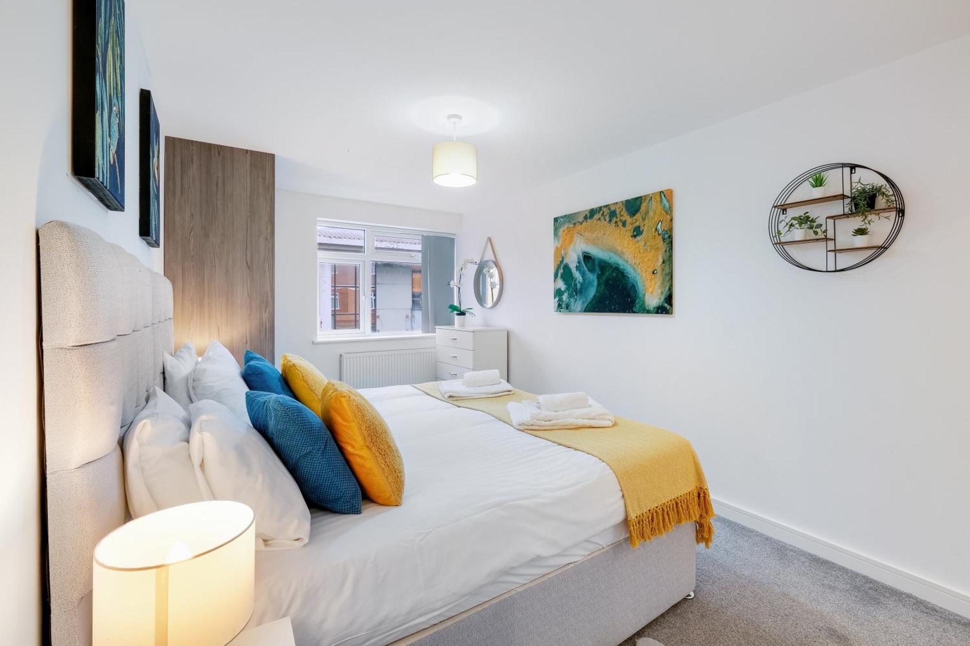 St Martins 2 Bedroom Apartments In Ruislip By 360 Stays Экстерьер фото