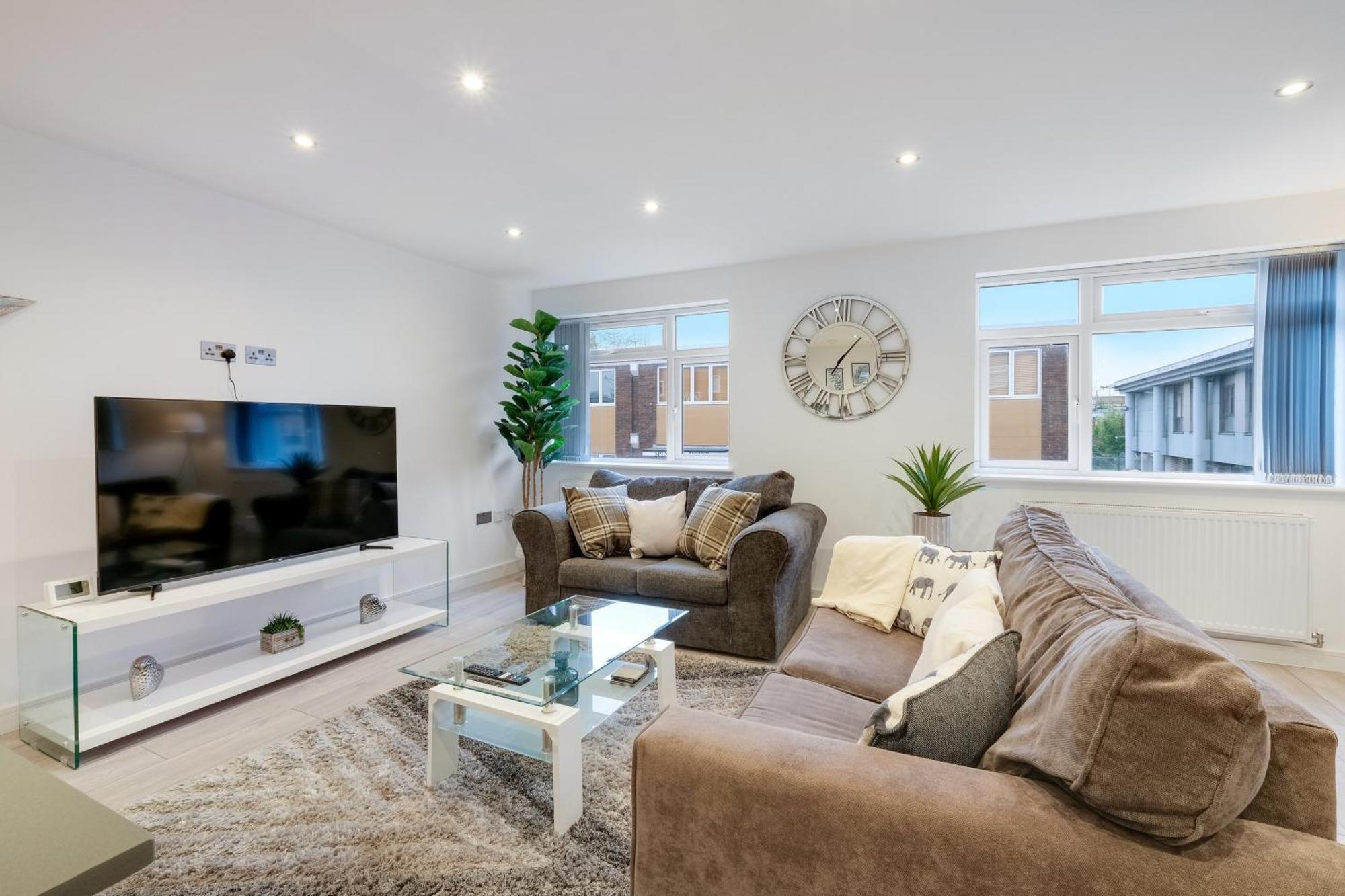 St Martins 2 Bedroom Apartments In Ruislip By 360 Stays Экстерьер фото