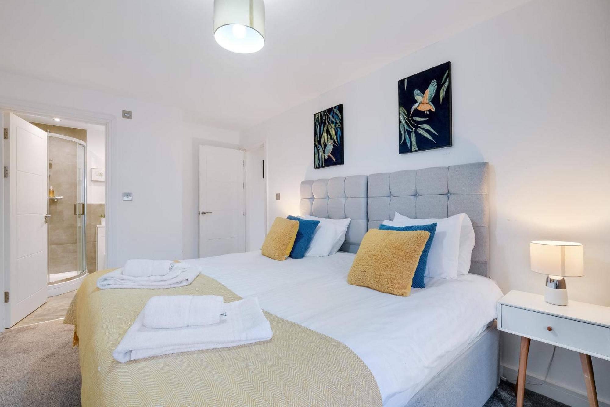St Martins 2 Bedroom Apartments In Ruislip By 360 Stays Экстерьер фото